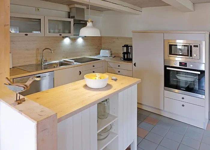 Alte Stellmacherei Historisches Reetdachhaus Pellworm