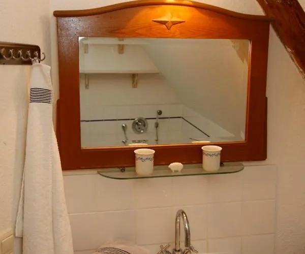 Alte Stellmacherei Historisches Reetdachhaus Lägenhet *